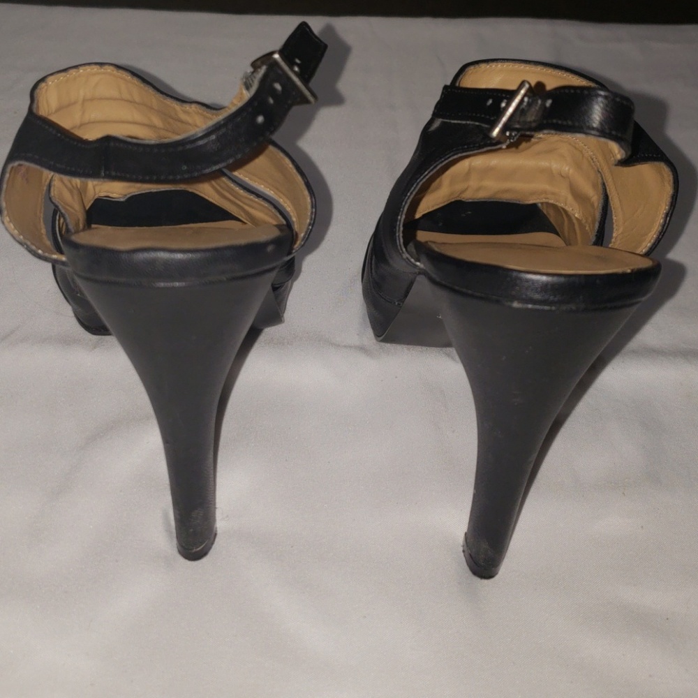 Heels - Picture 2 of 4
